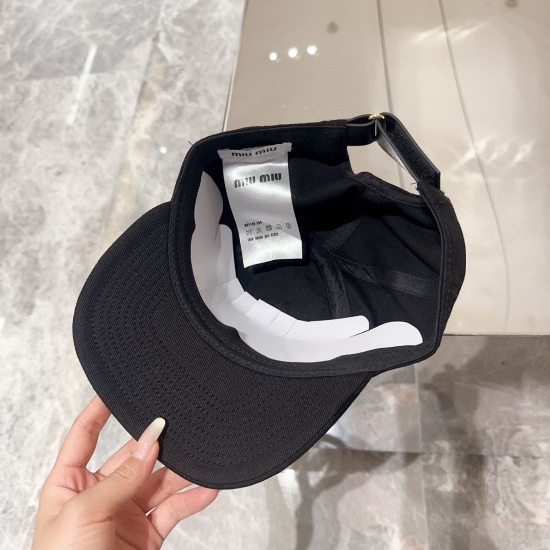 Miu Miu Caps